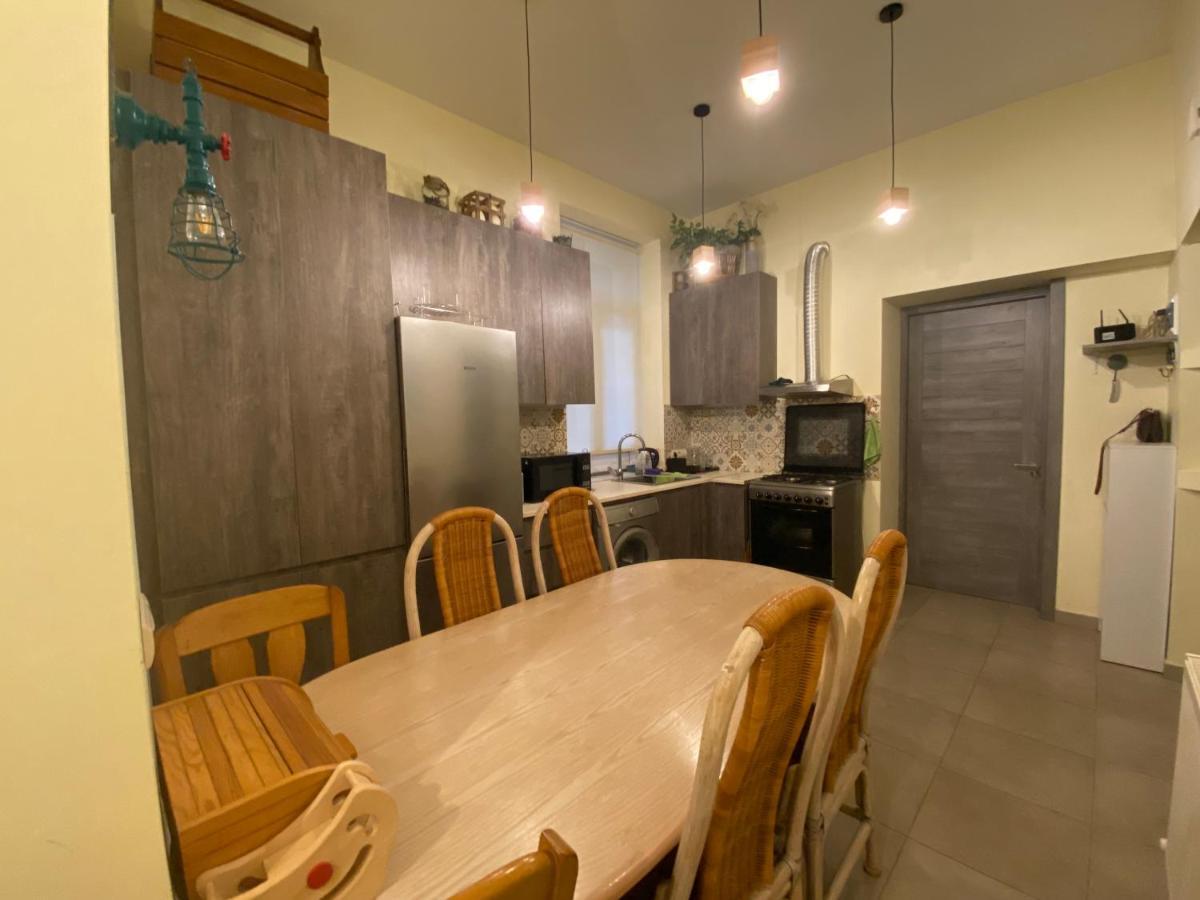 Nice Loft On Uznadze Street Tiflis Exterior foto