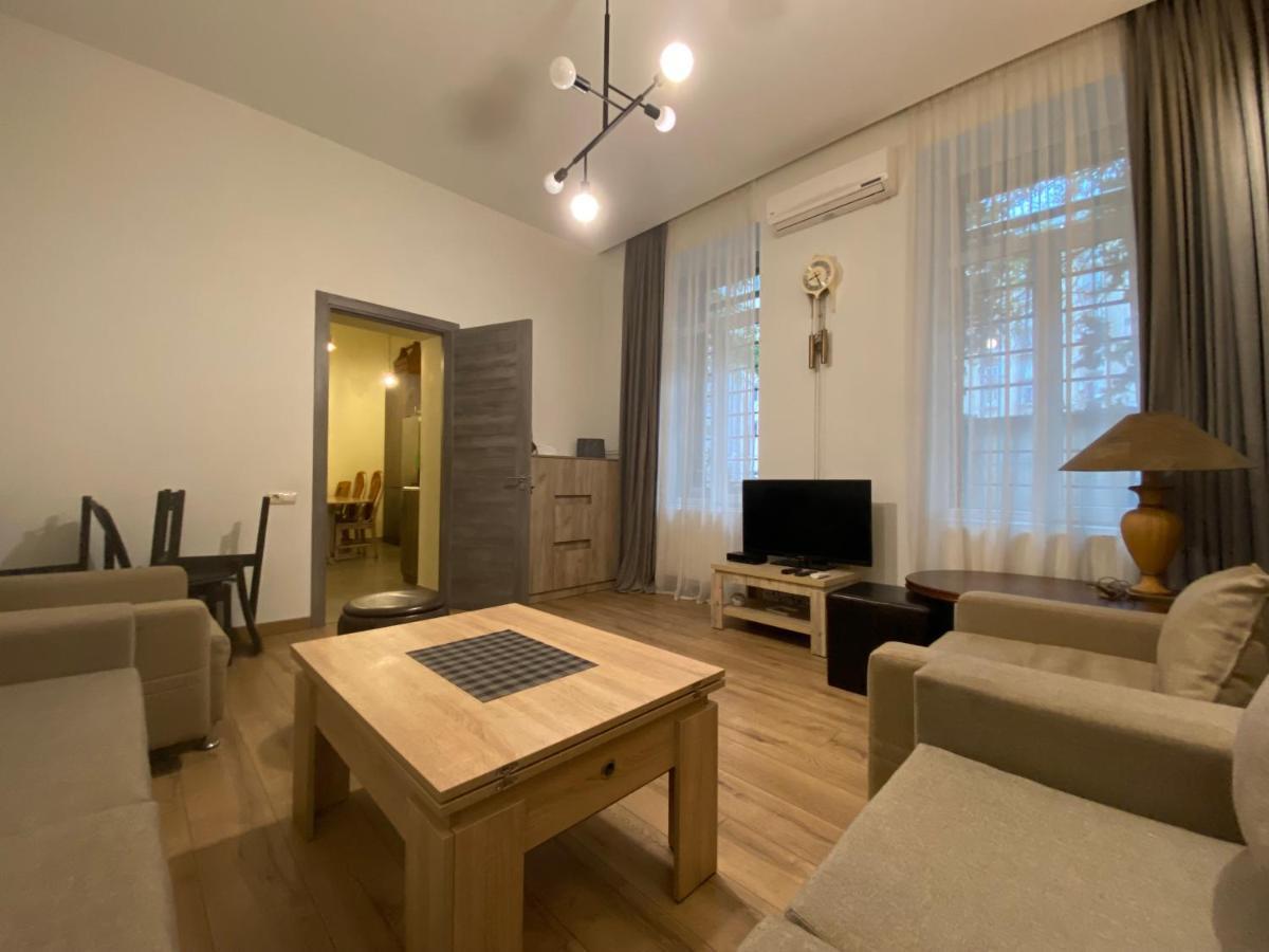 Nice Loft On Uznadze Street Tiflis Exterior foto