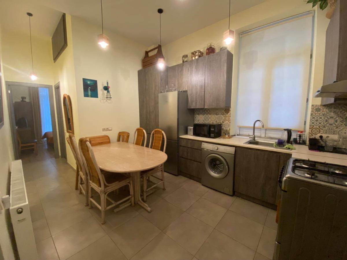 Nice Loft On Uznadze Street Tiflis Exterior foto