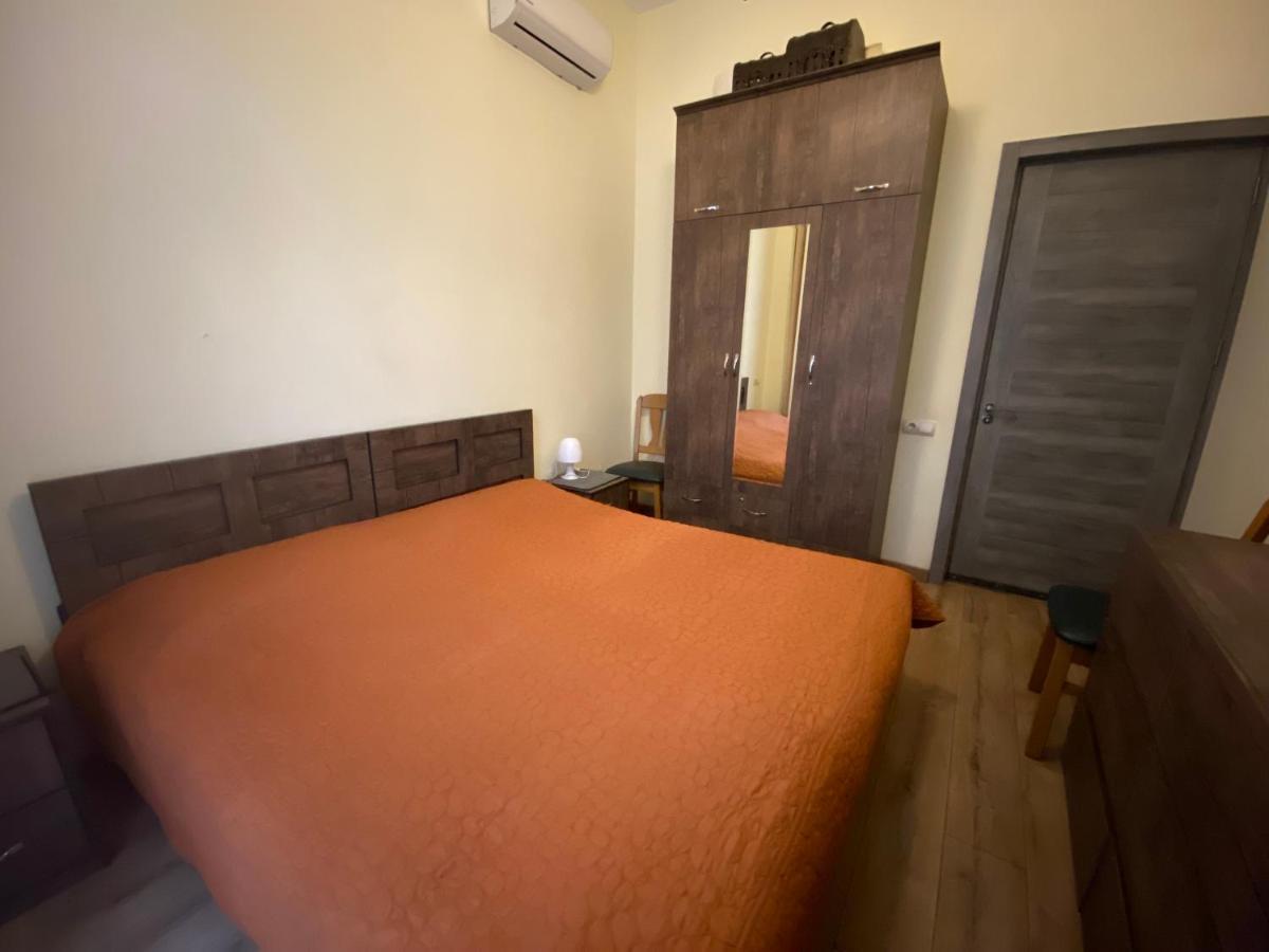 Nice Loft On Uznadze Street Tiflis Exterior foto