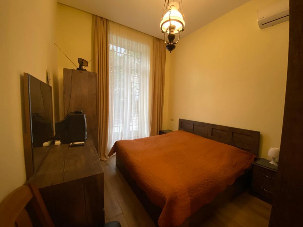 Nice Loft On Uznadze Street Tiflis Exterior foto